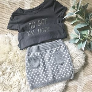 Gray grey white triangle print sweater mini skirt 😍